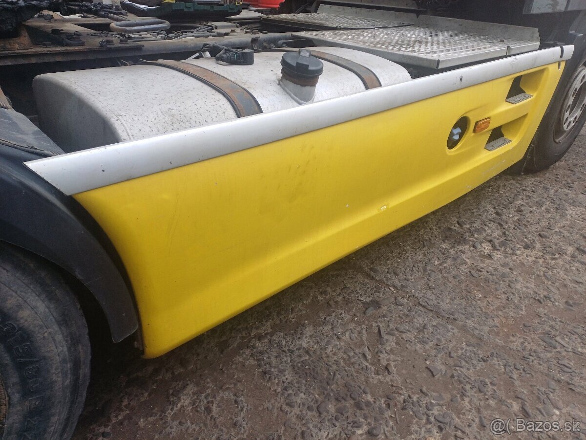 DAF XF 105 rok 2010 spojlery - 2