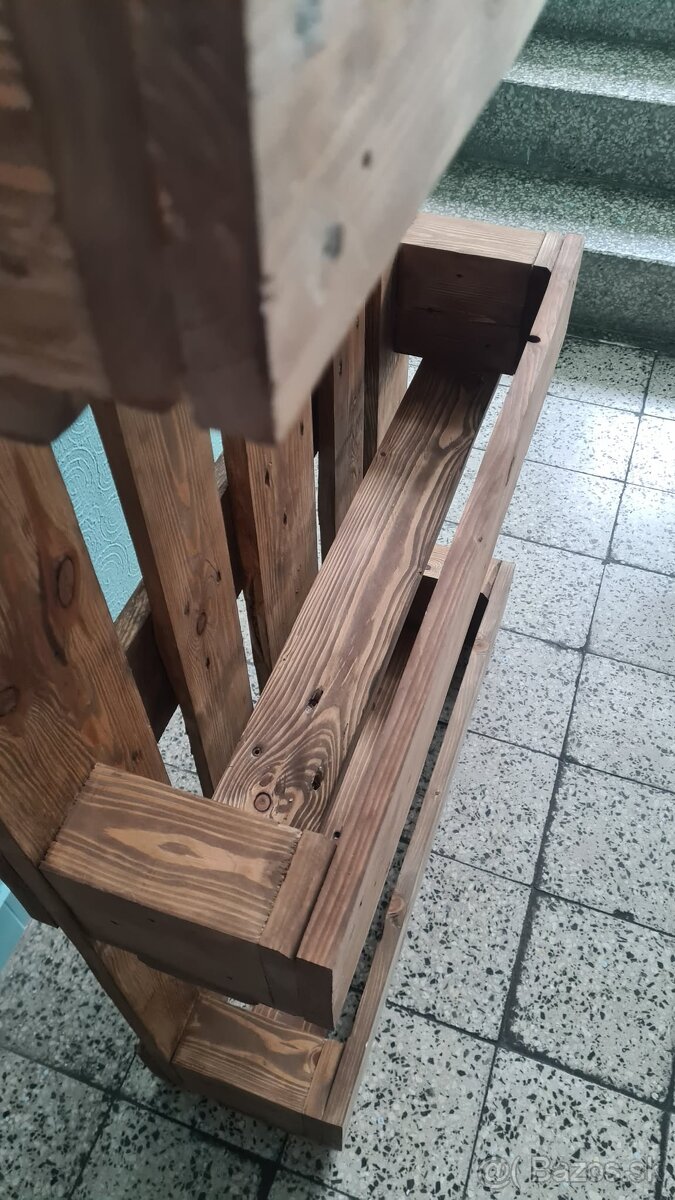 Kvetináč z palety - 2