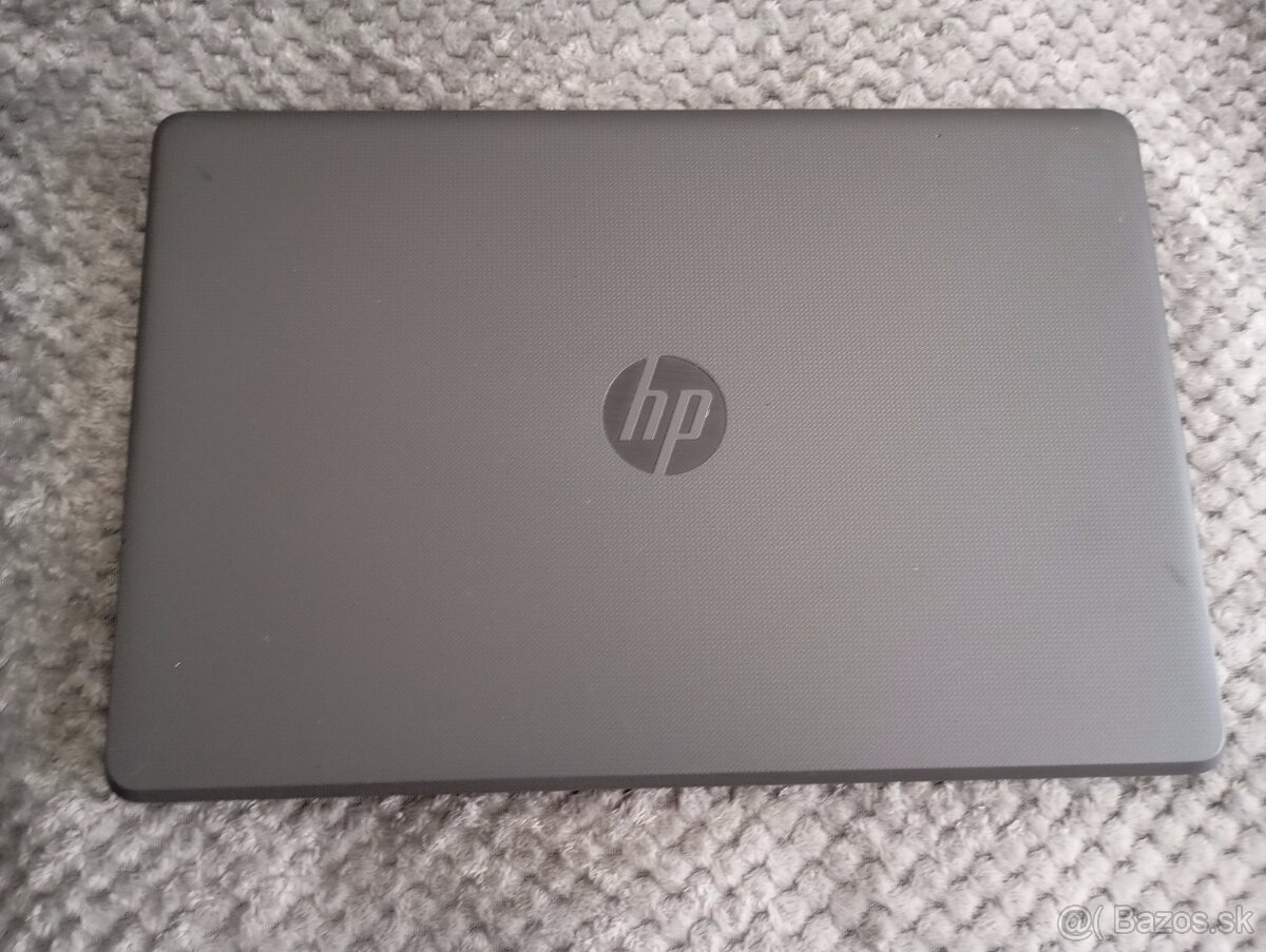 predám notebook HP 250 G6 , WINDOWS 8.1 - 2