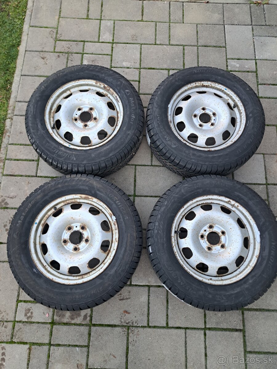 Zimna sada Dacia Duster 215/65 R16 - 2
