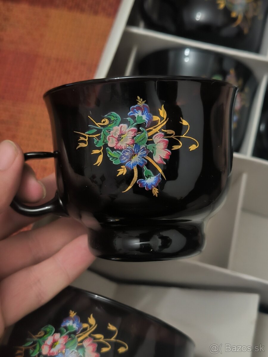 Sada šálok z čierneho skla - 2