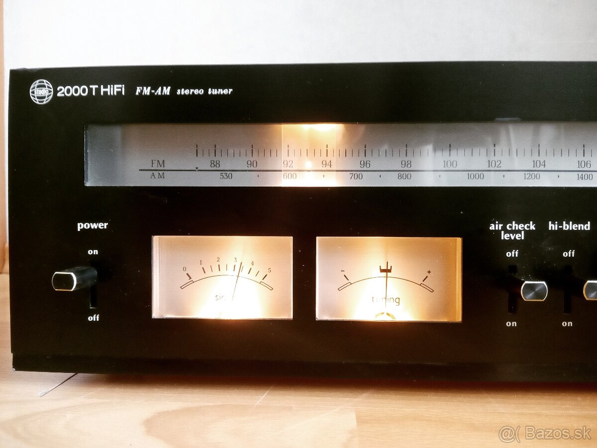 2000T stereo tuner - 2
