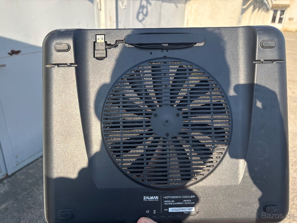 Chladiaca doska pod notebook - 2