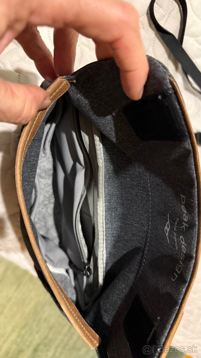 prirucna taska Peak Design NOVA - 2