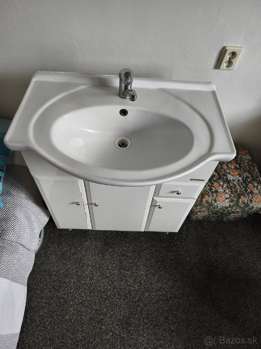 skrinka do kúpeľne - 2