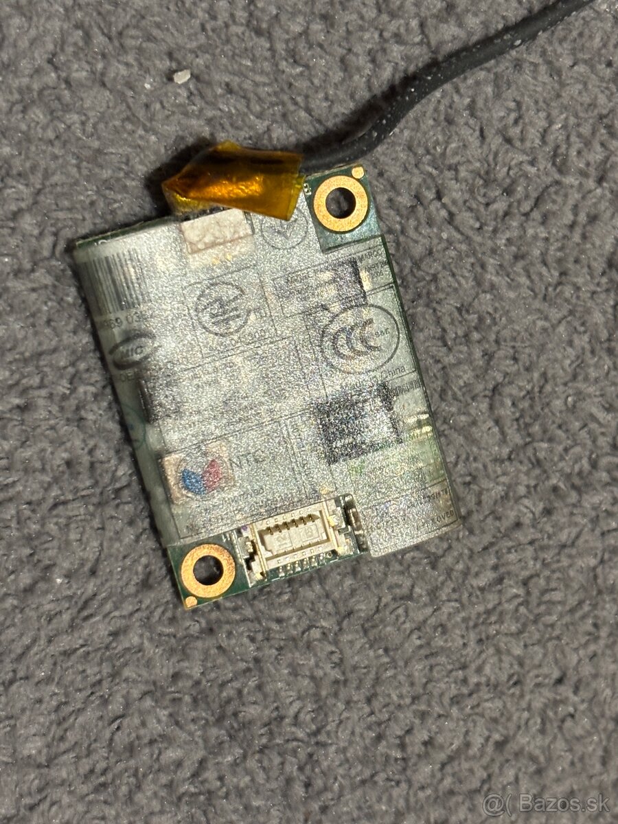 USB konektory/zásuvky na HP 625 - 2