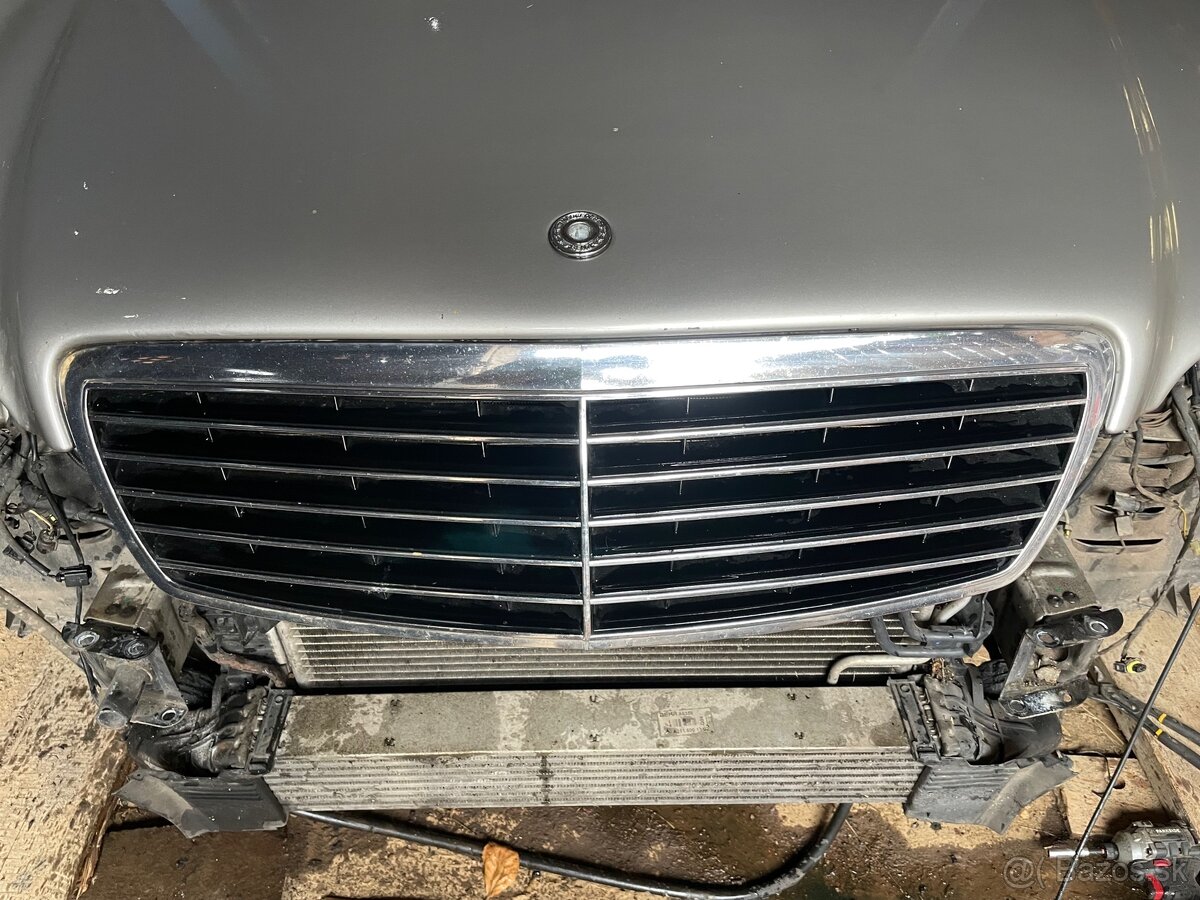 Mercedes W211 maska - 2