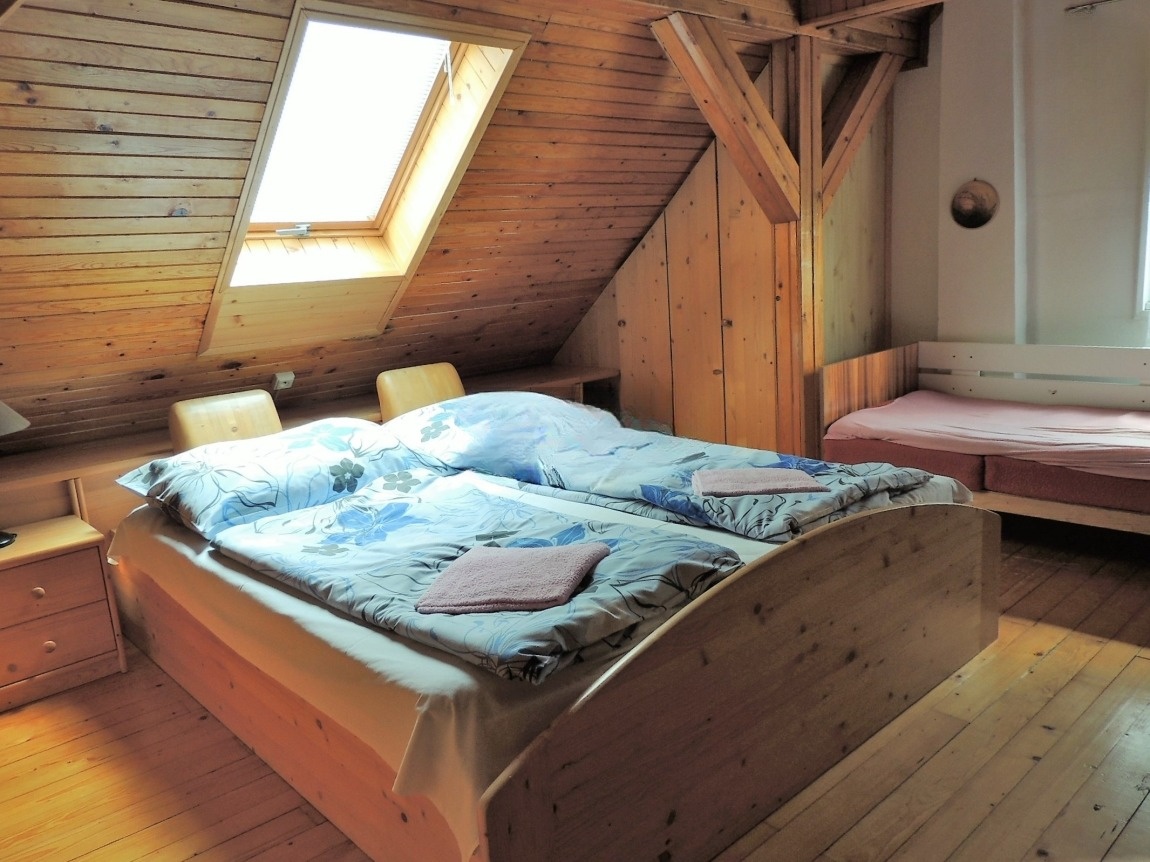 Rodinný dom Trstice, vhodný ako chalupa, pozemok 680 m2 - 2