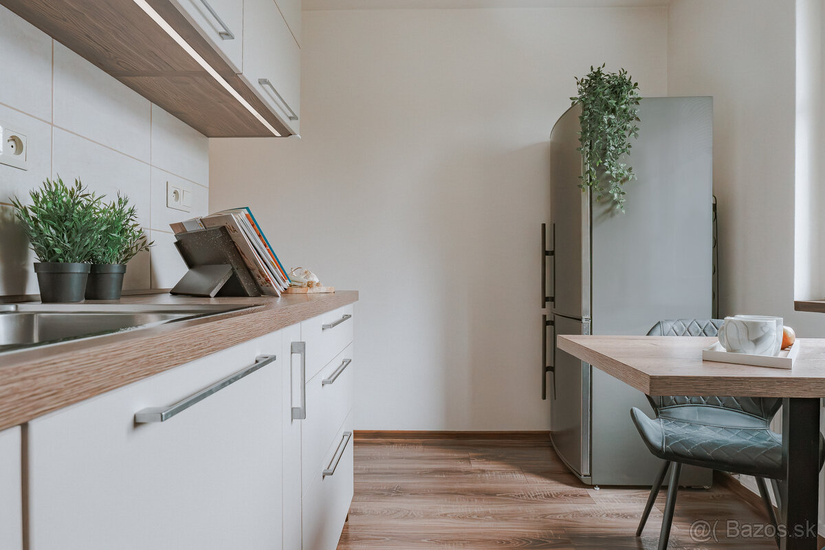 Na predaj kompletne zrekonštruovaný 2-izbový byt - Hliny VII - 2