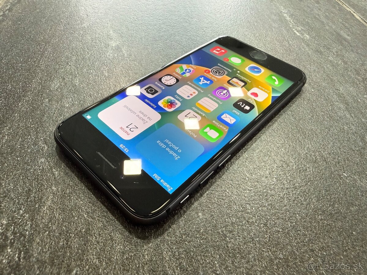 Apple iPhone 8 64 GB Space Gray - 2