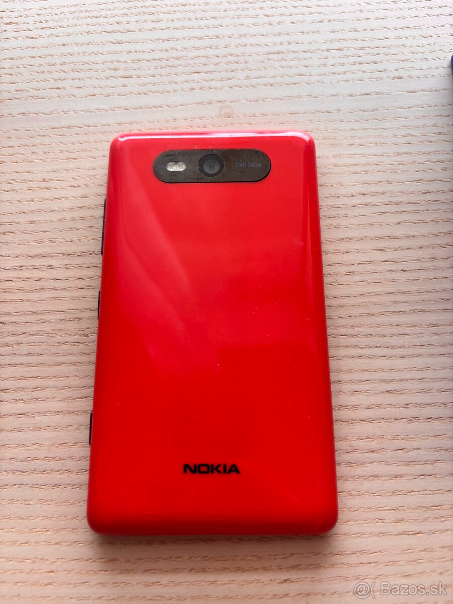 Smartfón Nokia Lumia 820 - 2