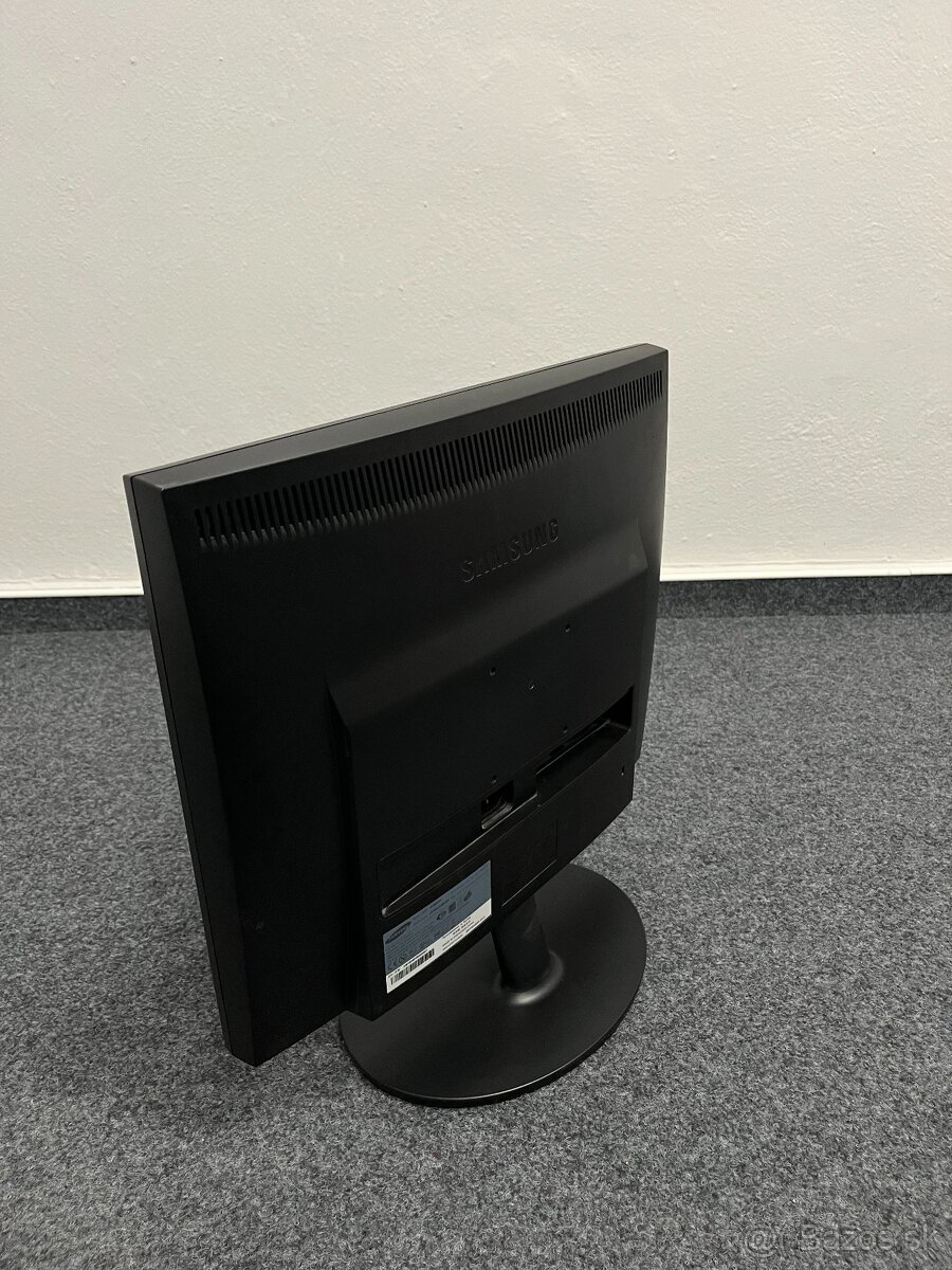 Predám Samsung SyncMaster E1920NR – 19" monitor - 2