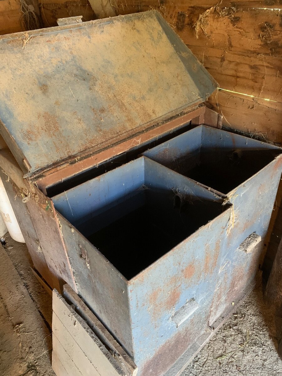 Plechové nádoby na obilie - 2