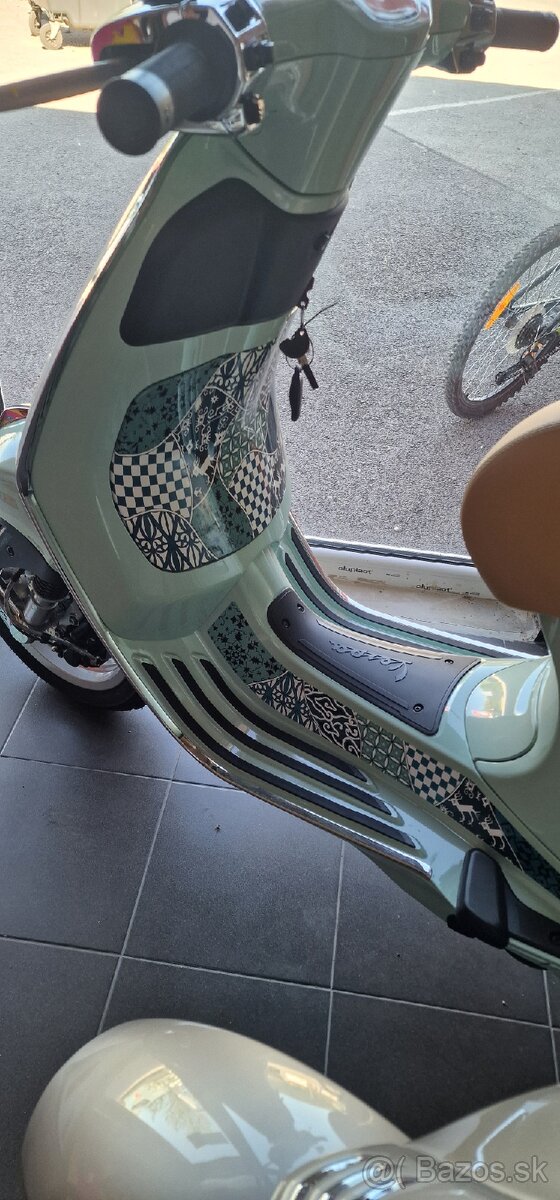 Vespa Primavera 125 Batik - 2