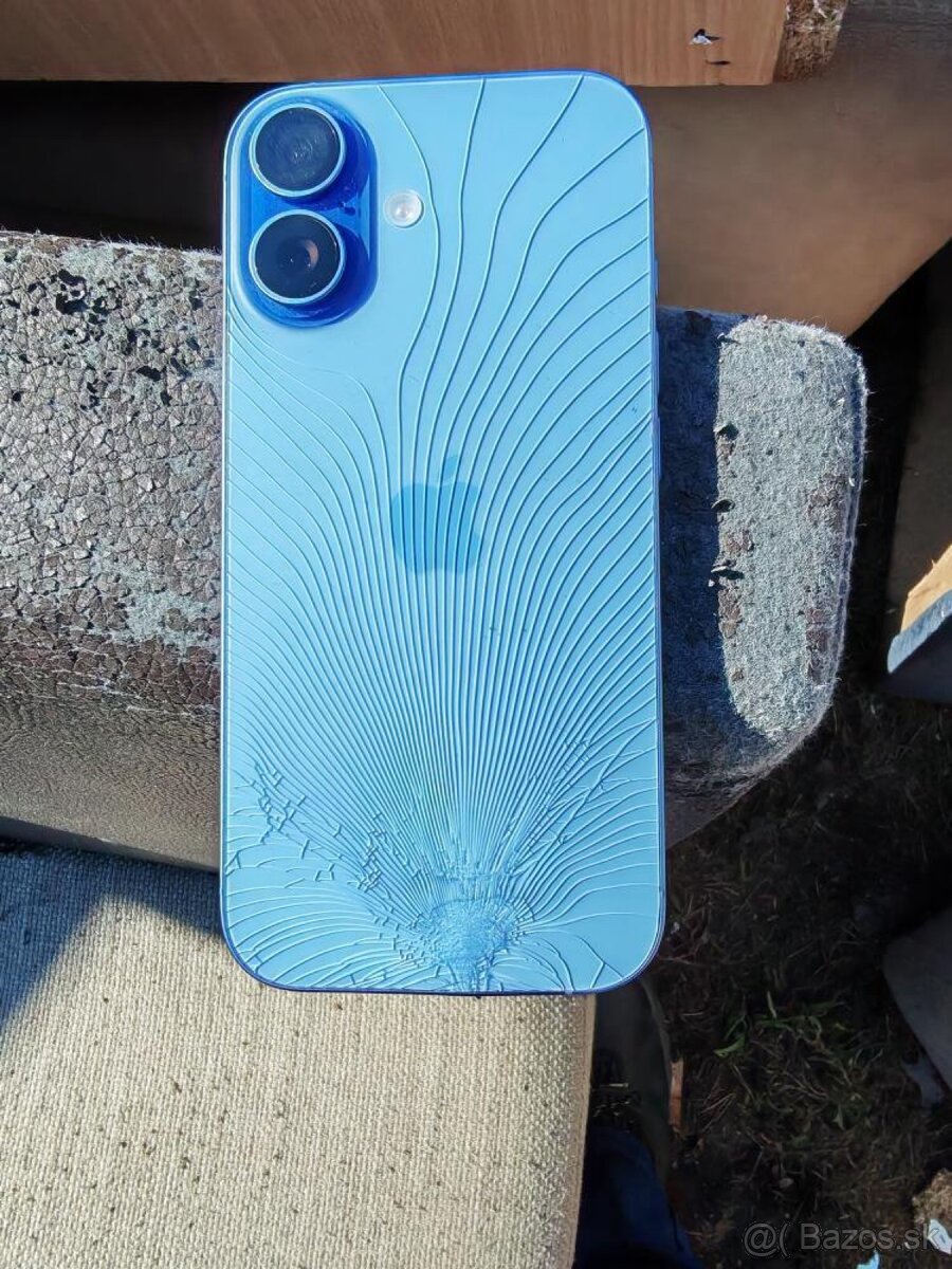 Iphone 17 na dyeli - 2
