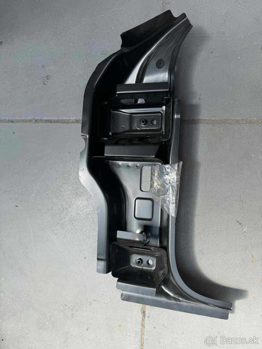 VW Passat B8 Výstuha A Stĺpik - 2