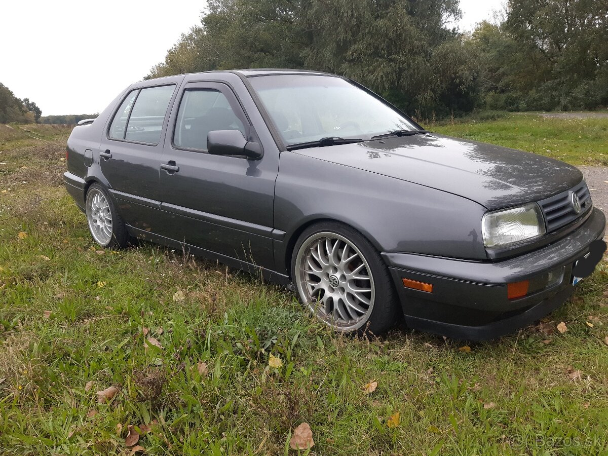 Vw Vento VR6 - 2