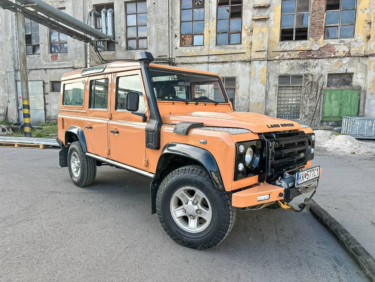 Land Rover Defender 110 2.4 SW SE - 2