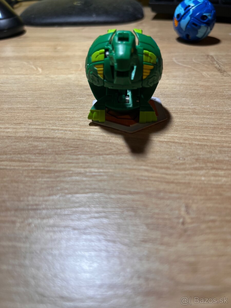 Predám Bakugan komplet - 2