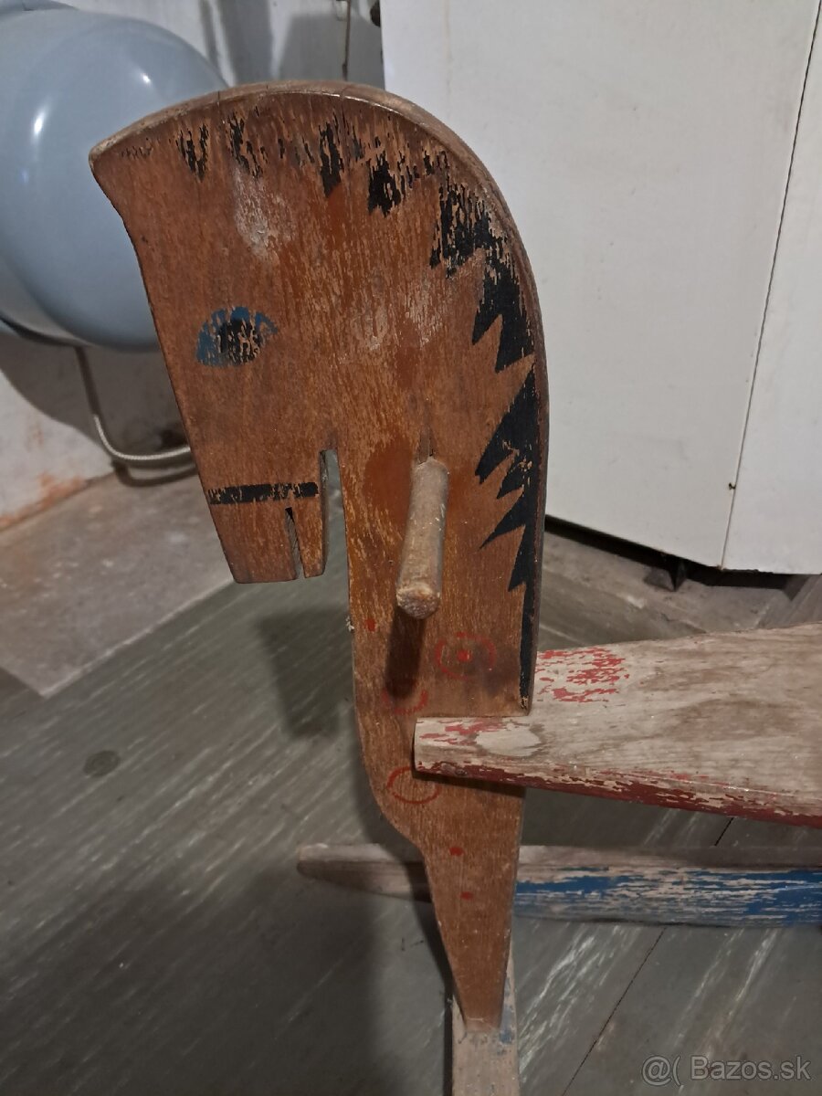 Retro hojdací konik - 2