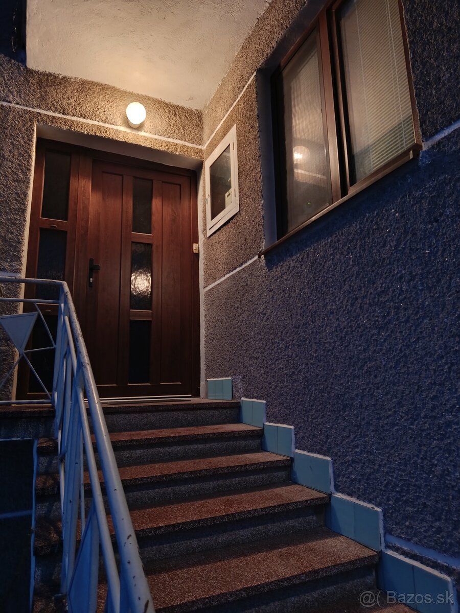 Predáme pekný slnečný Rodinný dom v časti Nadabula - 2