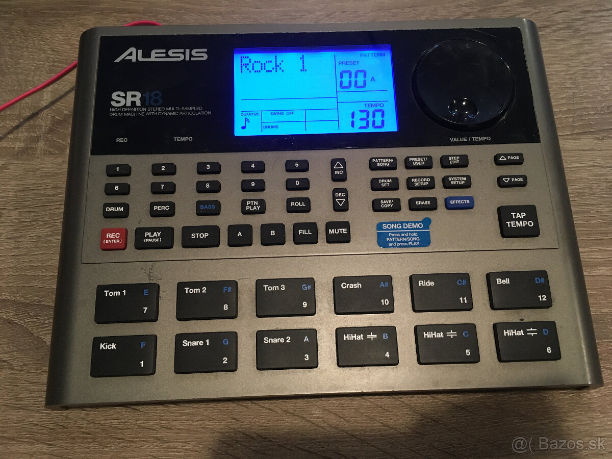Alesis SR18 - Drum machine, elektronicky bubenik - 2