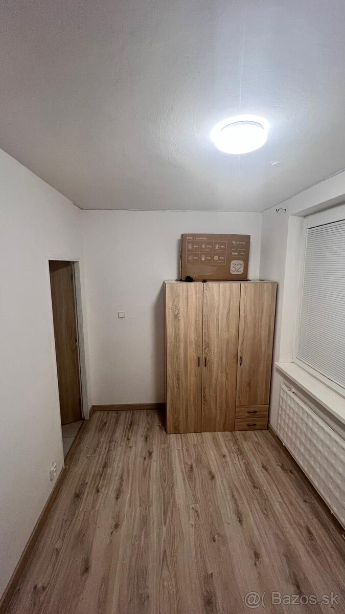 Neprechodné izba - 2