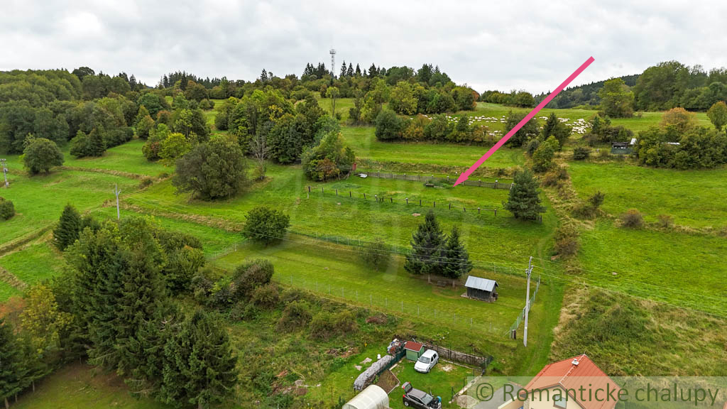 Slnečný rovinatý pozemok na výstavbu rodinných domov - Kra - 2