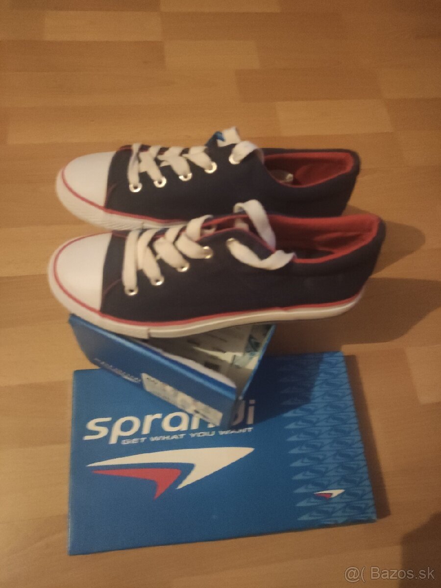 Predám chlapčenské tenisky veľ 40 - 2