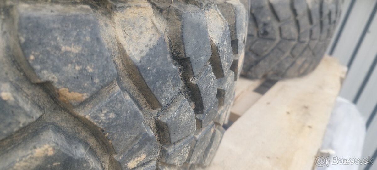 Predám 215/65 r16 5x114.3 - 2