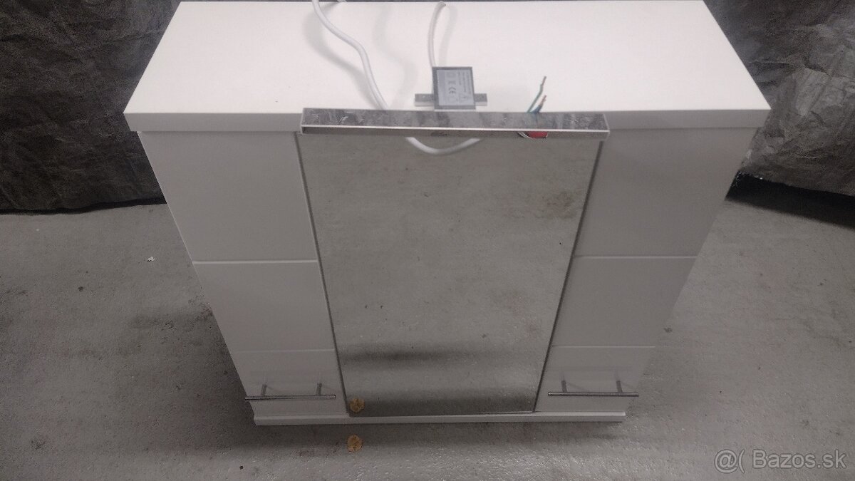 Kupelnova skrinka (70/72/24,5) - 2