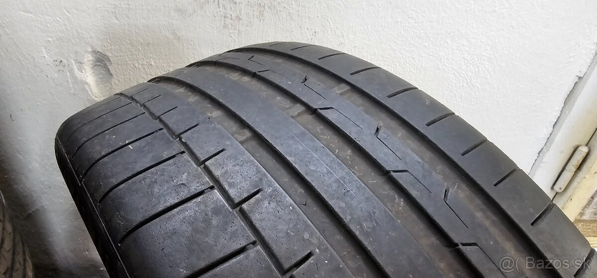 235/40 r18 - 2