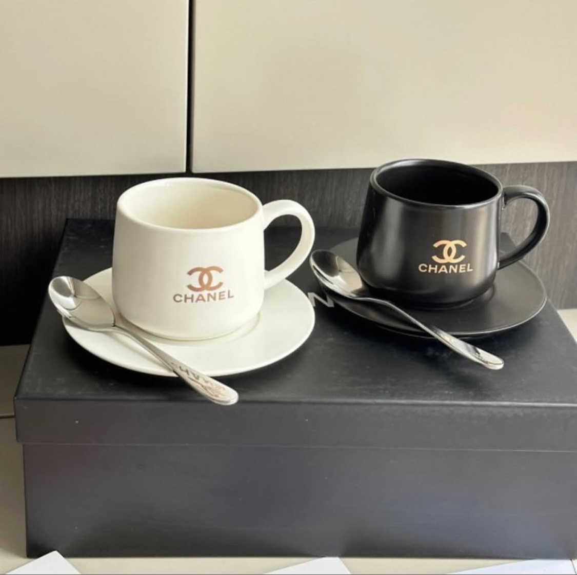 Sada šálok Chanel - 2