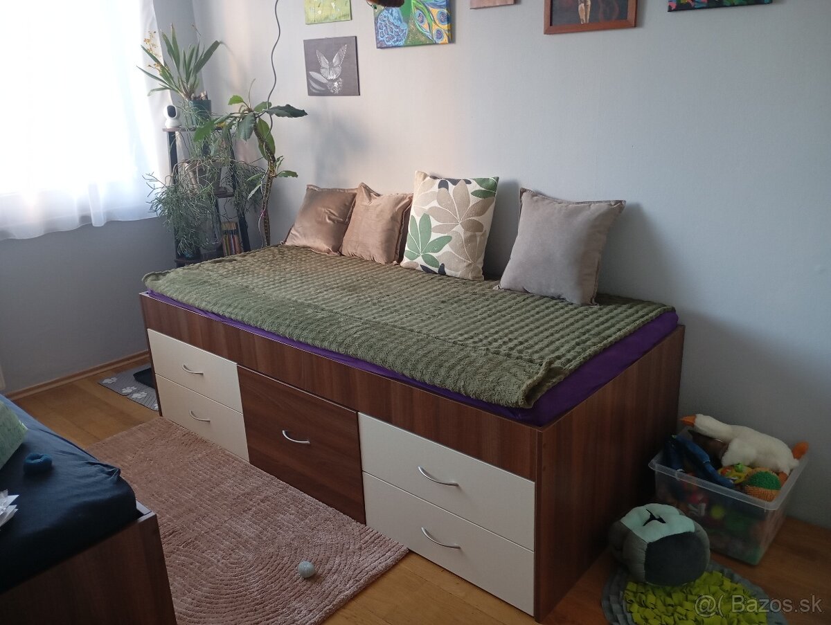 Predám posteľ s úložným priestorom - 2