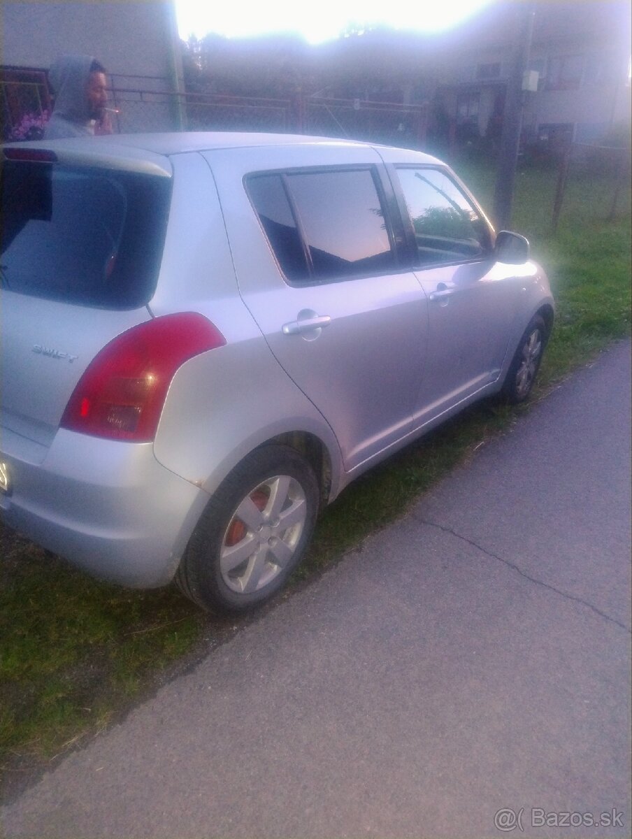 Suzuki Swift benzin - 2