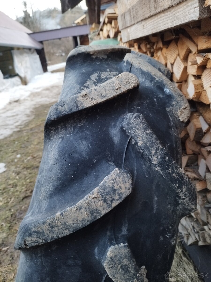 Predám pneumatiku na traktor 320/70 R24 - 2