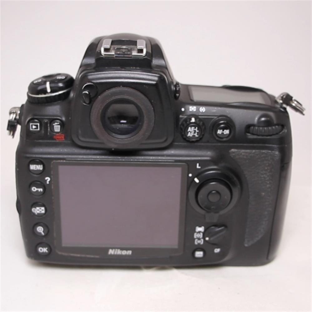 Nikon D700 - 2