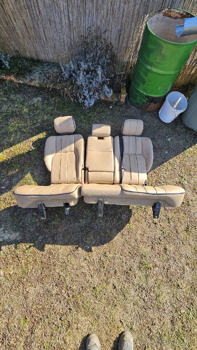 Zadné sedadlá Range Rover 2005