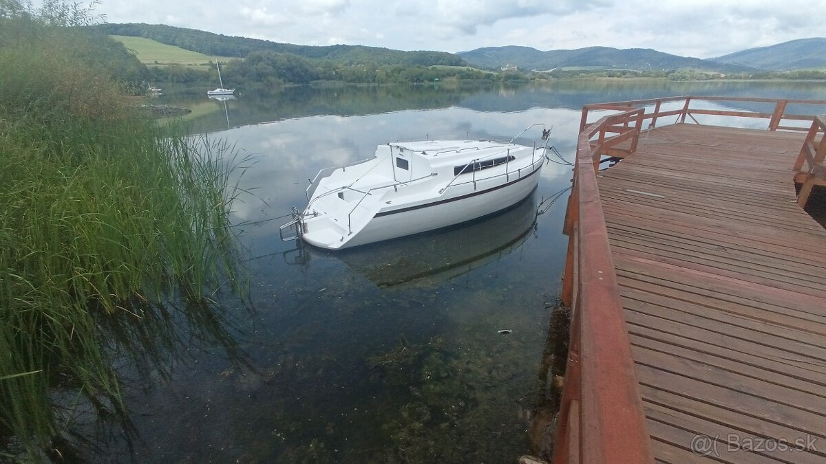 Predám kajutovú plachetnicu - 2