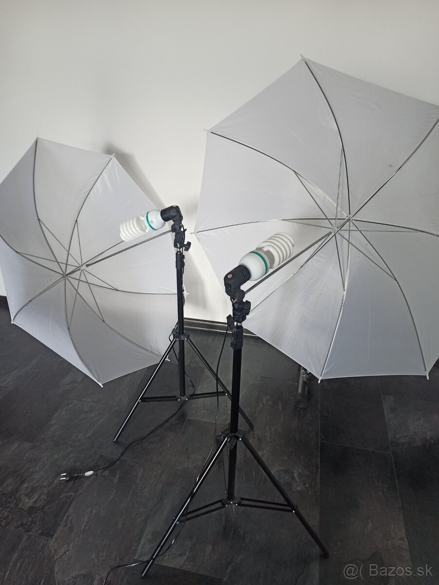 2 statívy s dáždnikmi+ svetlá 135W - 2