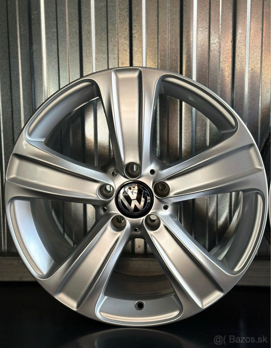 #33 Elektróny originál VW r18 - 2