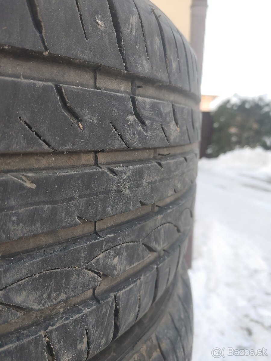 Letné pneu 235/45 R17 - 2