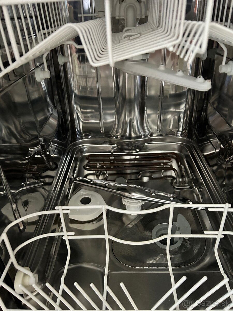 Umývačka riadu 45 cm - 2