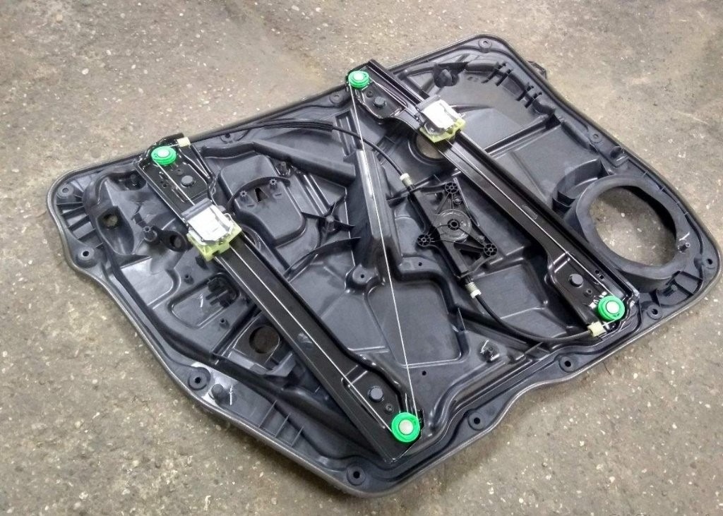 Mercedes ML M GLE W166 2011 - 2019 - Vysuvac skla pantograf - 2