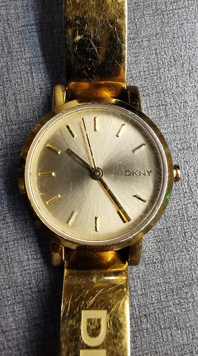 Predám hodinky DKNY - 2