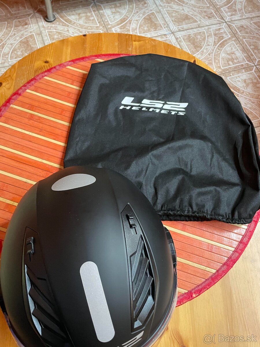 Prilba na motorku LS2 - 2