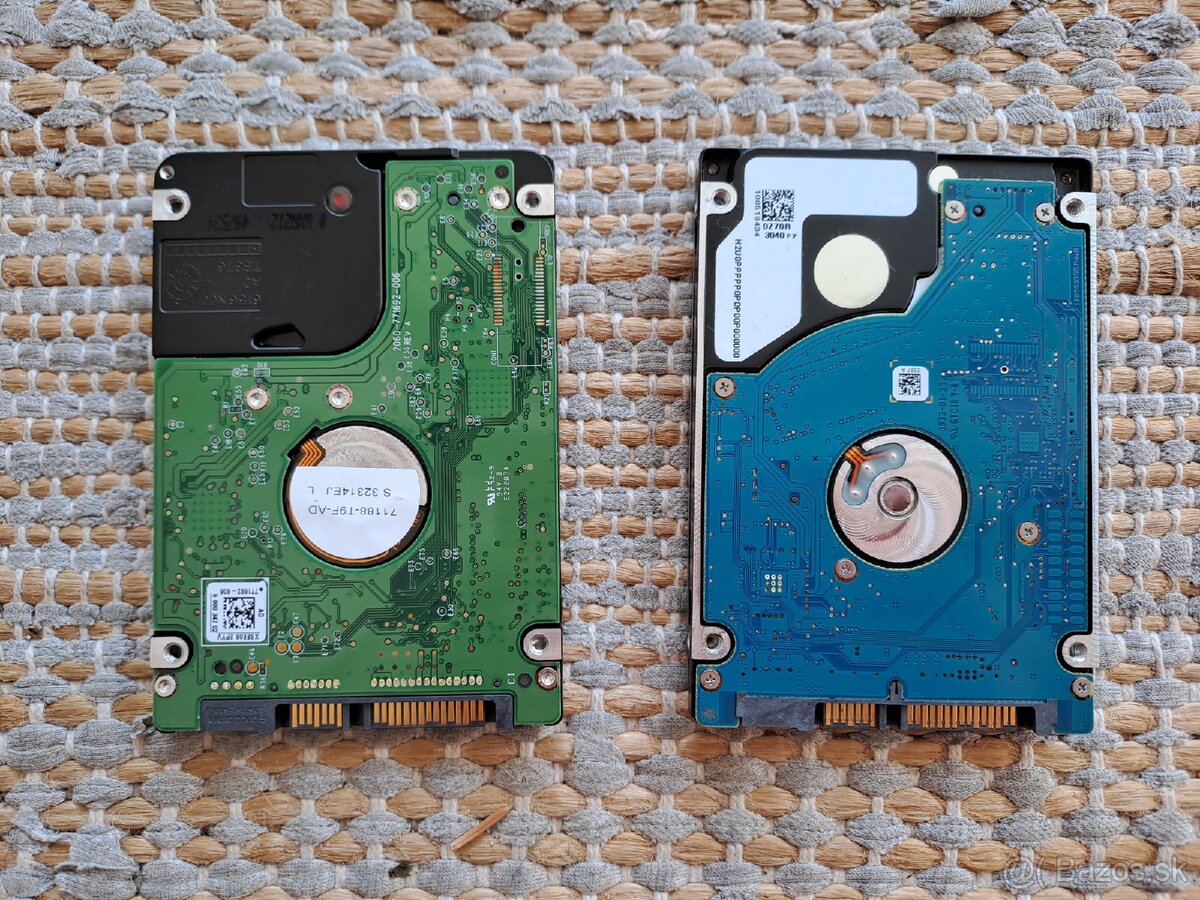 Predám SATA 2,5 palcové hard disky do notebooku - 2