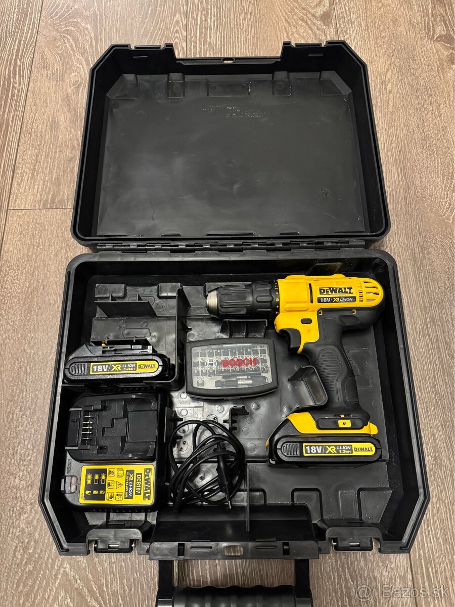 Aku vŕtačka Dewalt DCD771D2 - 2