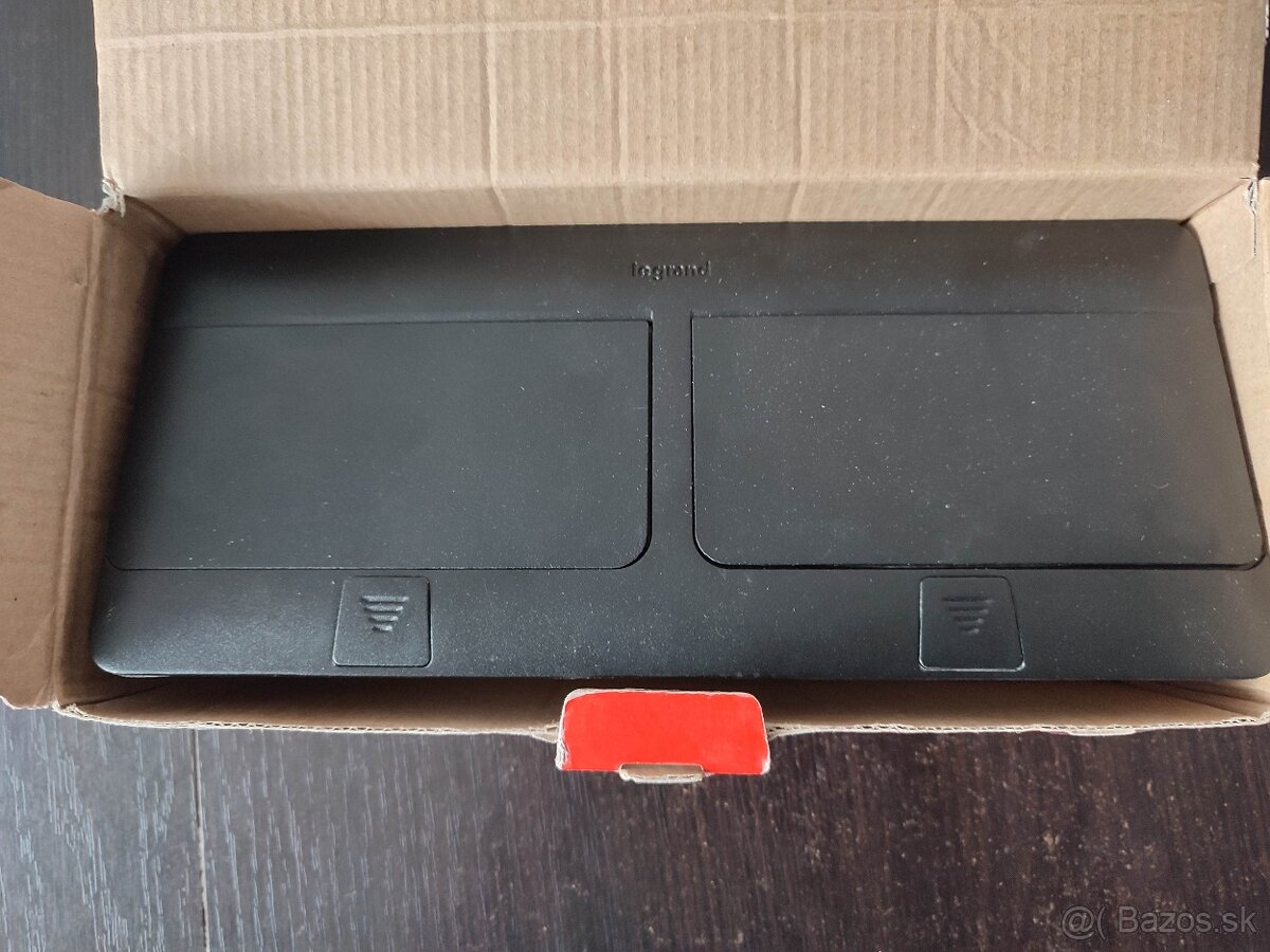 Legrand Pop-up rámik výklopný a moduly doň - 2