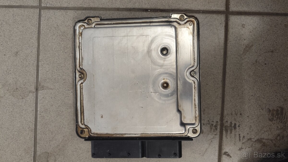 Predám riadiacu jednotku motora - 2